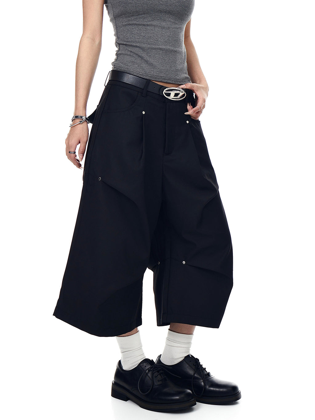 ROGUE RIVET SHORT
