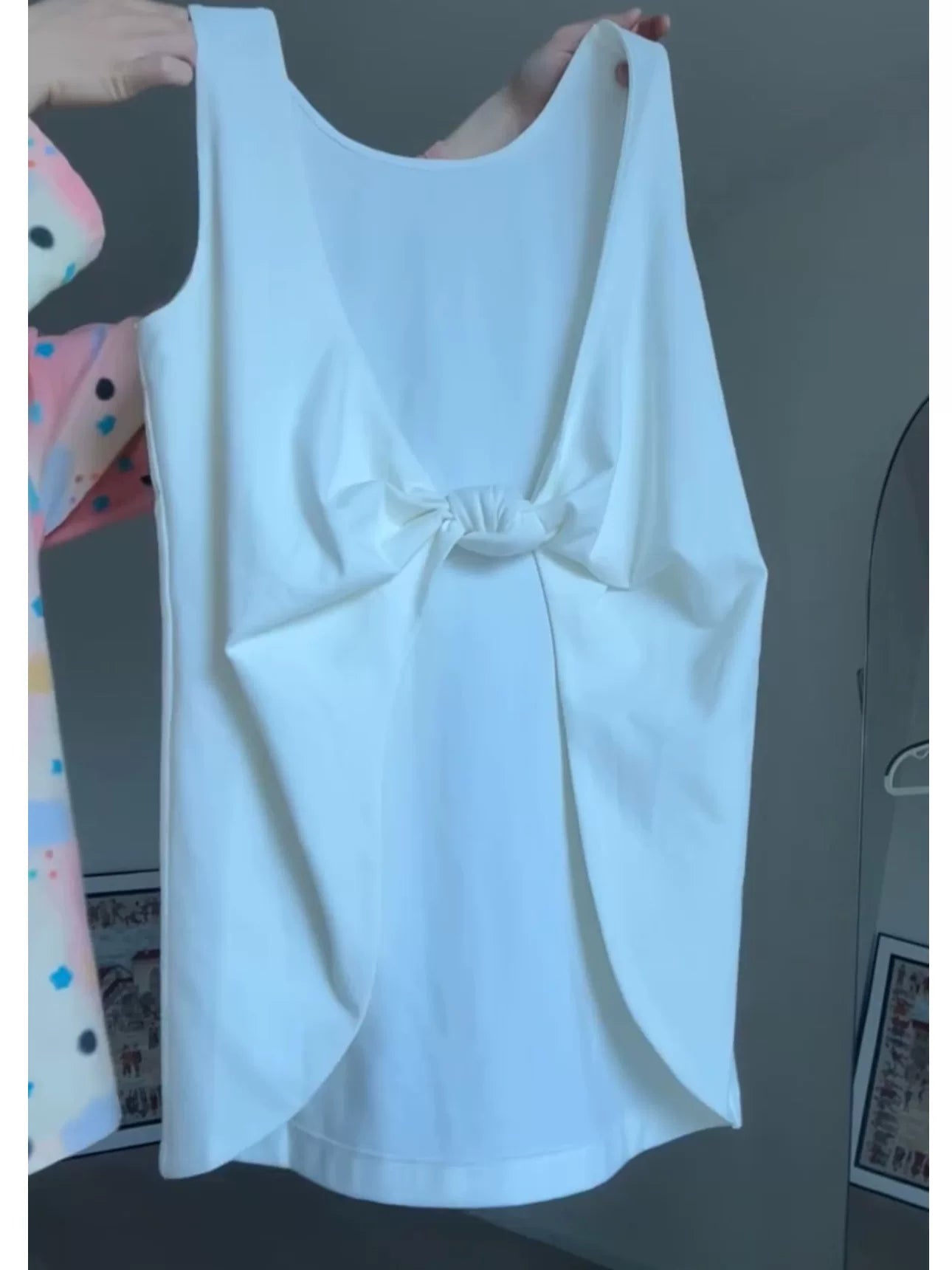 Babes white V-neck back kinked vest female summer lazy wind loose wear loose backless sleeveless top