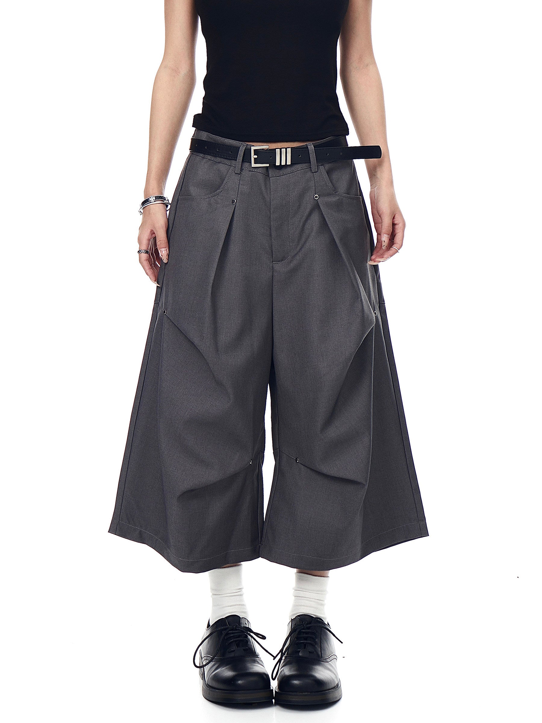 ROGUE RIVET SHORT